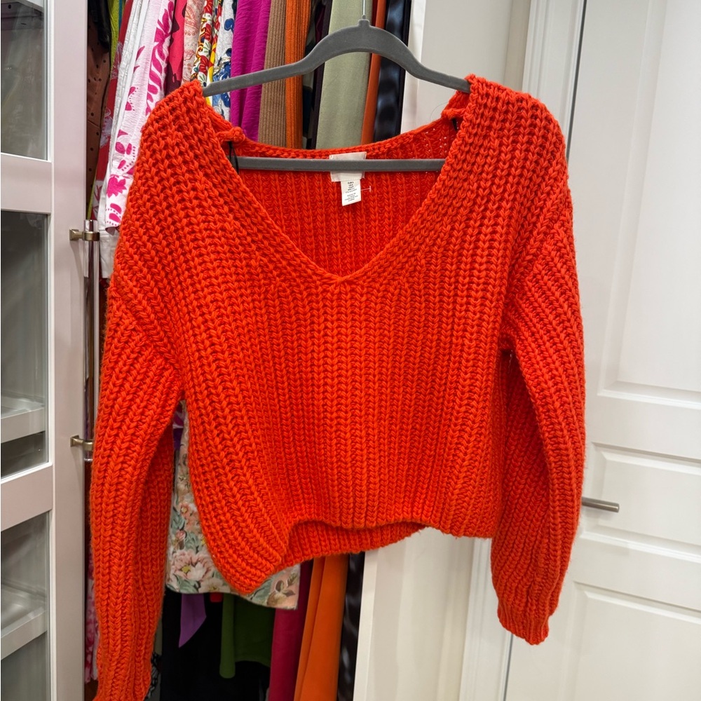 H&M Orange V-Neck Sweater with Cropped Design and Chunky Knit